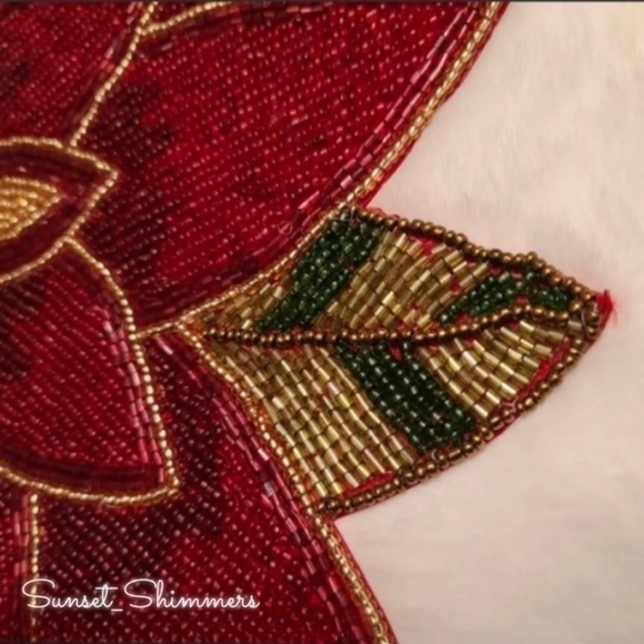 X4 Sparkly Beaded Red Green & Gold POINSETTIA Shaped Christmas Placemat Chargers - Picture 3 of 8